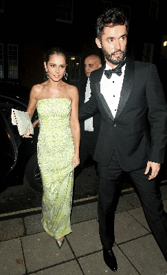 Cheryl_and_JB_arriving_at_Katie_Piper_s_Foundation_Party_27_11_14_287029.gif