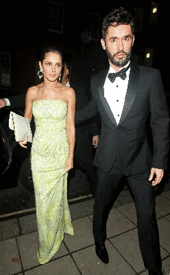 Cheryl_and_JB_arriving_at_Katie_Piper_s_Foundation_Party_27_11_14_287429.gif