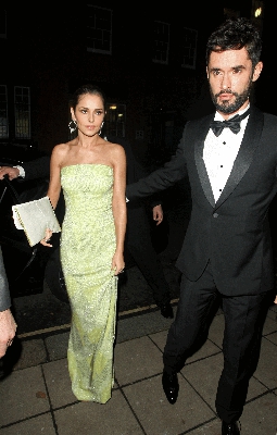 Cheryl_and_JB_arriving_at_Katie_Piper_s_Foundation_Party_27_11_14_287929.gif