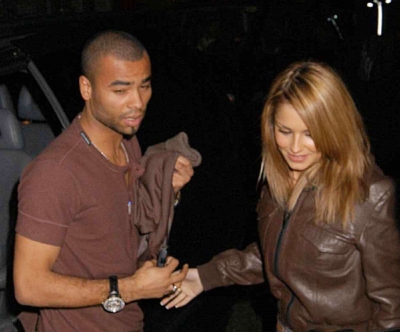 Arriving_at_Club_Cirque_for_NFL_Superbash_II_-_060205_7.jpg