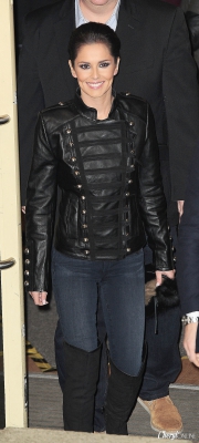 Cheryl_leaving_Fountain_Studios_06_12_14_28129.jpg
