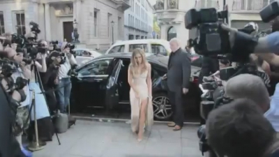 Cheryl_Cole_debuts_new_fragrance_Storm_Flower_mp40011.jpg