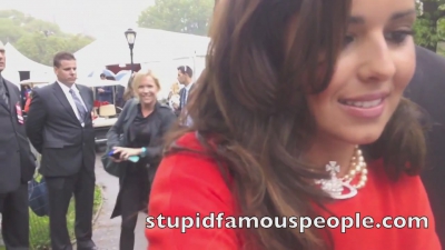 Cheryl_Cole_talks_to_fans_in_New_York_City_mp40014.jpg