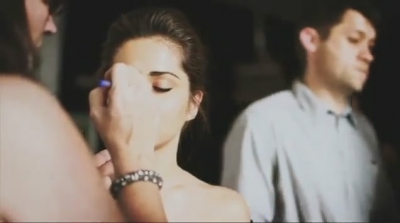 Freckles_out_in_force21_Foundation_free_Cheryl_Cole_braves_photo_mp40107.jpg