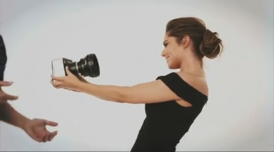 Freckles_out_in_force21_Foundation_free_Cheryl_Cole_braves_photo_mp40141.jpg