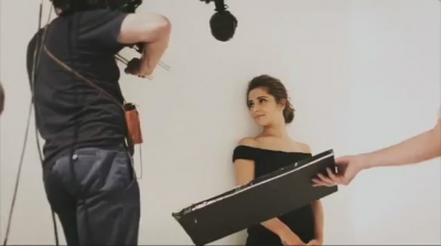 Freckles_out_in_force21_Foundation_free_Cheryl_Cole_braves_photo_mp40162.jpg