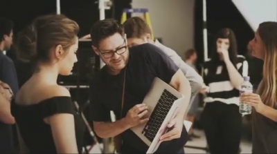 Freckles_out_in_force21_Foundation_free_Cheryl_Cole_braves_photo_mp40178.jpg
