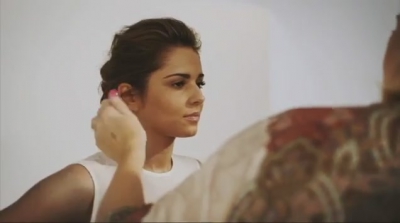 Freckles_out_in_force21_Foundation_free_Cheryl_Cole_braves_photo_mp40194.jpg