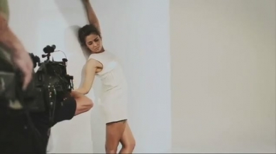 Freckles_out_in_force21_Foundation_free_Cheryl_Cole_braves_photo_mp40221.jpg