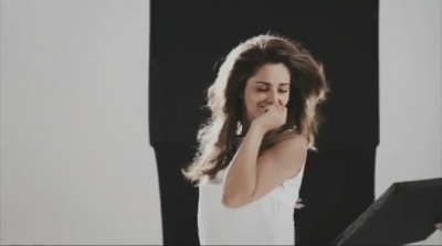 Freckles_out_in_force21_Foundation_free_Cheryl_Cole_braves_photo_mp40297.jpg