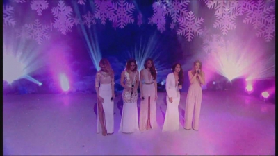 Girls_Aloud_-_Beautiful_Cause_You_Love_Me_28Live_Christmas_Top_of_the_Pops29_mp40161.jpg