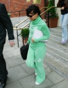 Girls_Aloud_leaving_hotel_in_Dublin_05_282429.jpg