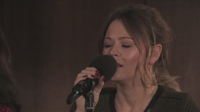 Girls_Aloud_-_Beneath_You_re_Beautiful_28Radio_1_Live_Lounge29_mp40054.jpg