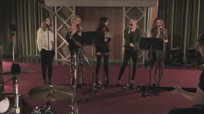 Girls_Aloud_-_Beneath_You_re_Beautiful_28Radio_1_Live_Lounge29_mp40113.jpg