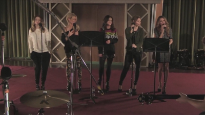 Girls_Aloud_-_Beneath_You_re_Beautiful_28Radio_1_Live_Lounge29_mp40114.jpg