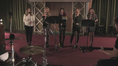 Girls_Aloud_-_Beneath_You_re_Beautiful_28Radio_1_Live_Lounge29_mp40133.jpg