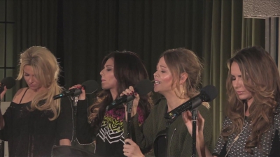 Girls_Aloud_-_Beneath_You_re_Beautiful_28Radio_1_Live_Lounge29_mp40138.jpg