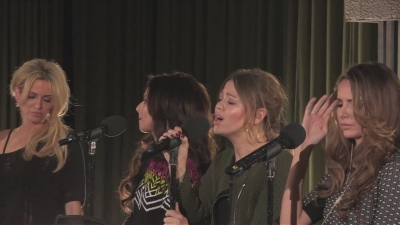 Girls_Aloud_-_Beneath_You_re_Beautiful_28Radio_1_Live_Lounge29_mp40139.jpg