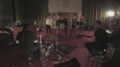 Girls_Aloud_-_Beneath_You_re_Beautiful_28Radio_1_Live_Lounge29_mp40145.jpg