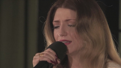Girls_Aloud_-_Beneath_You_re_Beautiful_28Radio_1_Live_Lounge29_mp40165.jpg