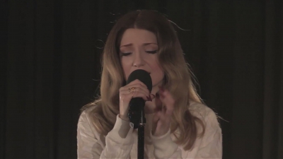 Girls_Aloud_-_Beneath_You_re_Beautiful_28Radio_1_Live_Lounge29_mp40185.jpg
