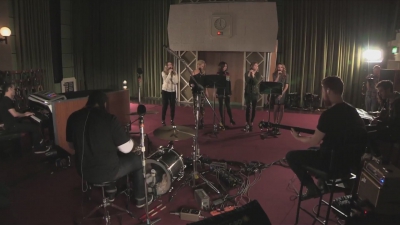 Girls_Aloud_-_Beneath_You_re_Beautiful_28Radio_1_Live_Lounge29_mp40188.jpg