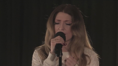 Girls_Aloud_-_Beneath_You_re_Beautiful_28Radio_1_Live_Lounge29_mp40192.jpg