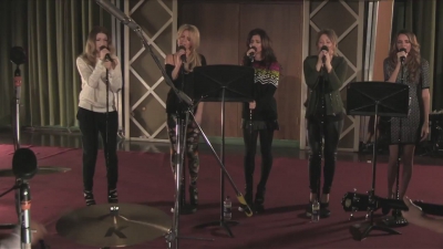 Girls_Aloud_-_Beneath_You_re_Beautiful_28Radio_1_Live_Lounge29_mp40197.jpg