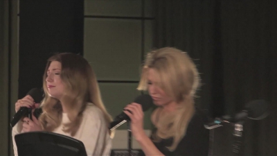 Girls_Aloud_-_Beneath_You_re_Beautiful_28Radio_1_Live_Lounge29_mp40211.jpg