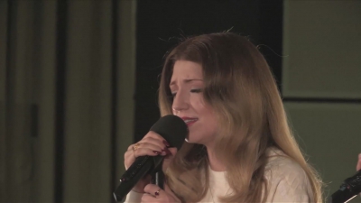 Girls_Aloud_-_Beneath_You_re_Beautiful_28Radio_1_Live_Lounge29_mp40213.jpg