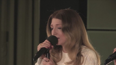 Girls_Aloud_-_Beneath_You_re_Beautiful_28Radio_1_Live_Lounge29_mp40215.jpg