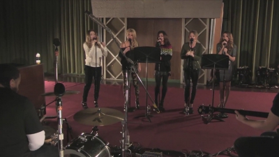 Girls_Aloud_-_Beneath_You_re_Beautiful_28Radio_1_Live_Lounge29_mp40263.jpg