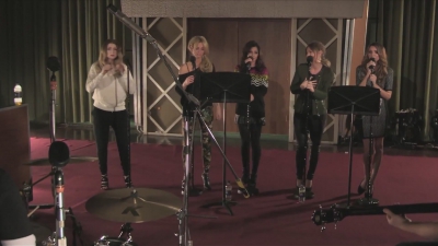 Girls_Aloud_-_Beneath_You_re_Beautiful_28Radio_1_Live_Lounge29_mp40265.jpg