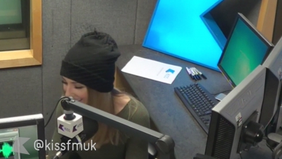 Girls_Aloud_live_in_the_studio_-_Kiss_Breakfast_Takeaway_cherylcole_ru_mp40179.jpg