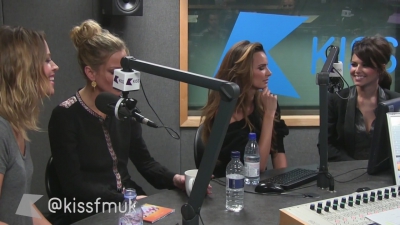 Girls_Aloud_talk_to_KISS_FM_cherylcole_ru_mp40485.jpg