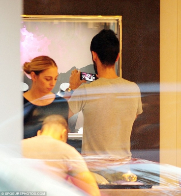 Jean-Bernard_Fernandez-Versini_eyes_up_some_pricey_pieces_as_he_goes_jewellery_shopping_28529.jpg