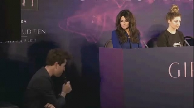 Girls_Aloud_Press_Conference_19th_October_2012_mp41310.jpg