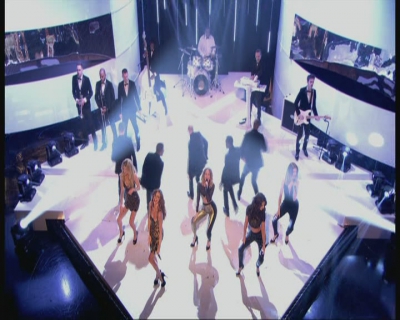 Girls_Aloud_-_Love_Machine_-_Graham_Norton_Show_-_14th_Dec_12-snoop-GAM-_mpg0071.jpg