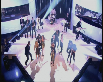 Girls_Aloud_-_Love_Machine_-_Graham_Norton_Show_-_14th_Dec_12-snoop-GAM-_mpg0219.jpg