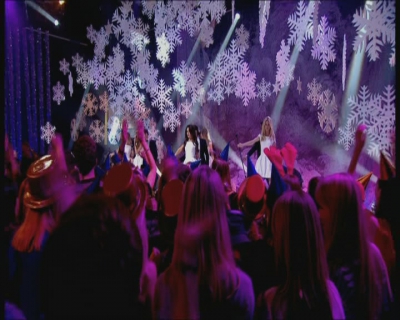 Girls_Aloud_-_Something_New_-_TOTP_New_Years_Eve_-_31st_Dec_12_-snoop-GAM-_mpg0104.jpg