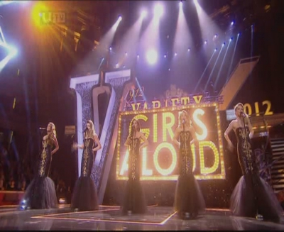 Girls_Aloud_-_The_Promise_-_Royal_Variety_Performance_-_3rd_Dec_12-snoop-GAM-_mpg0043.jpg