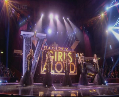 Girls_Aloud_-_The_Promise_-_Royal_Variety_Performance_-_3rd_Dec_12-snoop-GAM-_mpg0109.jpg