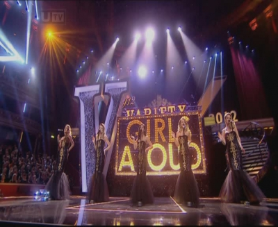 Girls_Aloud_-_The_Promise_-_Royal_Variety_Performance_-_3rd_Dec_12-snoop-GAM-_mpg0111.jpg