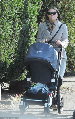 Kimberley_was_taking_five-month-old_baby_Bobby_Jay_for_a_winter_walk_with_a_friend_09_02_15_28129.jpg