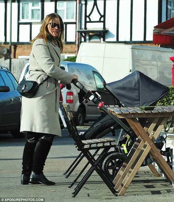 Kimberley_was_taking_five-month-old_baby_Bobby_Jay_for_a_winter_walk_with_a_friend_09_02_15_28329.jpg