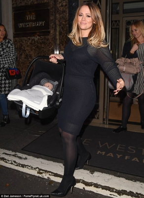 Kimberley_out_and_about_in_London_17_11_14_28429.JPG