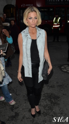 Sarah_Harding_Arriving_and_leaving_LFW_20_02_15_2810029.jpg