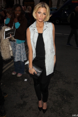 Sarah_Harding_Arriving_and_leaving_LFW_20_02_15_285529.jpg