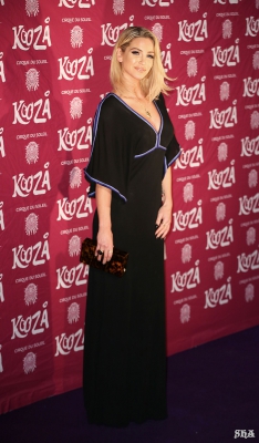 Sarah_Harding_at_Kooza_press_night_06_01_15_283929.jpg