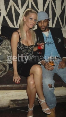 Sarah_Harding_leaving_Princess_Diamond_Party_231105_35.jpg